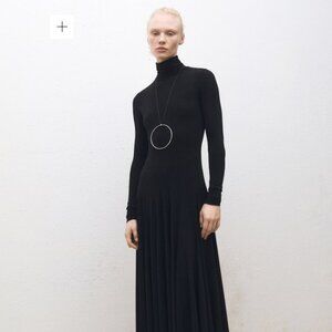 MANGO Selection  Turtleneck flared knitted dress Size 8-L